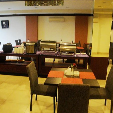 Kendari Imperial Hotel מראה חיצוני תמונה