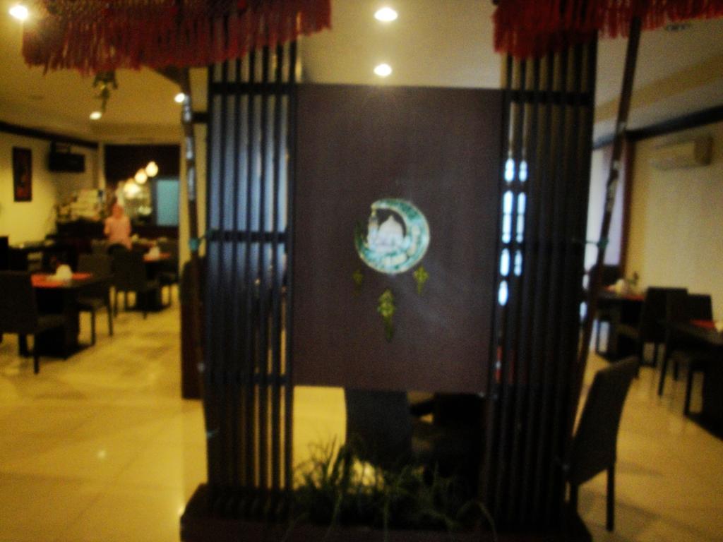 Kendari Imperial Hotel מראה חיצוני תמונה