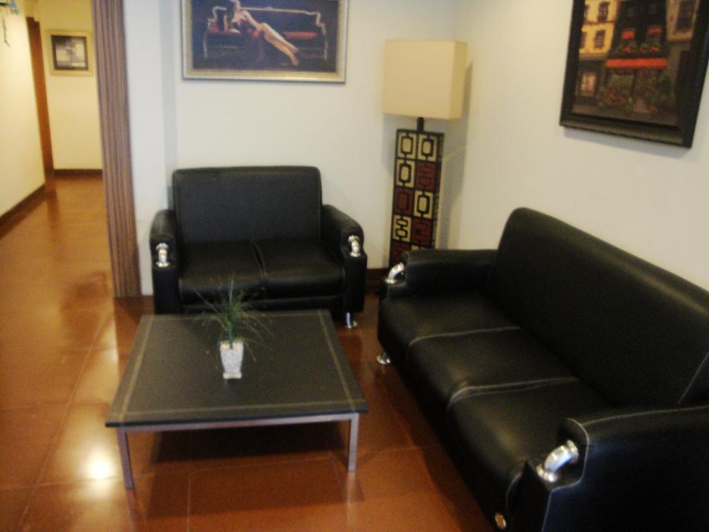 Kendari Imperial Hotel מראה חיצוני תמונה