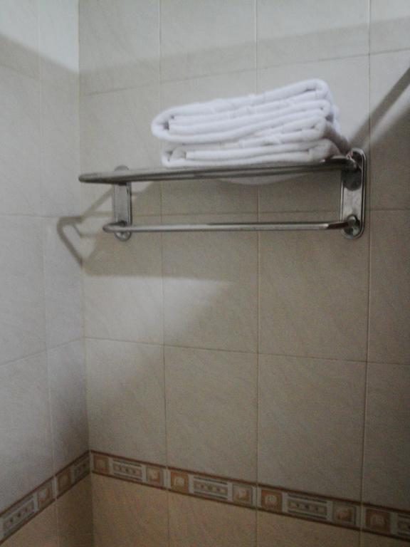 Kendari Imperial Hotel חדר תמונה