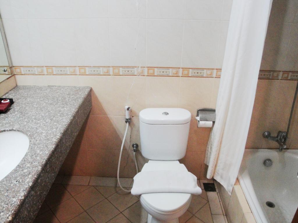 Kendari Imperial Hotel חדר תמונה