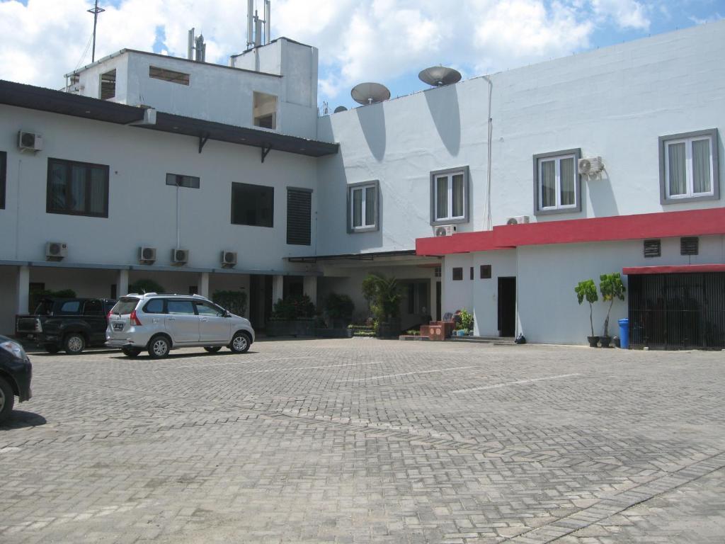 Kendari Imperial Hotel מראה חיצוני תמונה